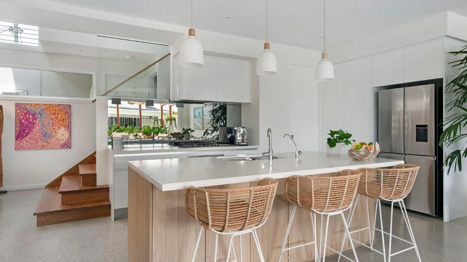 Luxury Tri-Level Duplex In Mermaid Beach - Coasthm Gold Coast