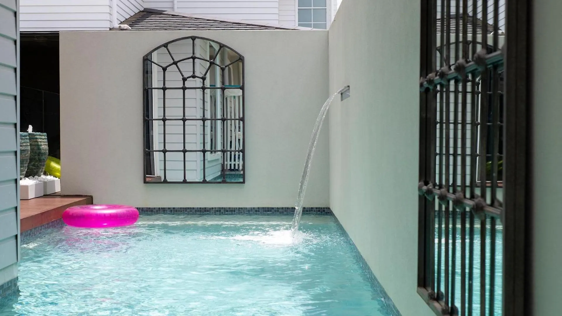 Luxury Tri-Level Duplex In Mermaid Beach - Coasthm Gold Coast 0*,