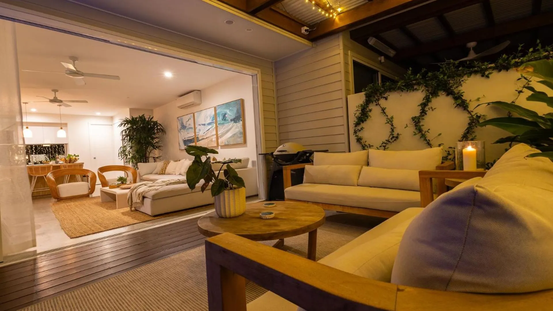 Luxury Tri-Level Duplex In Mermaid Beach - Coasthm Gold Coast